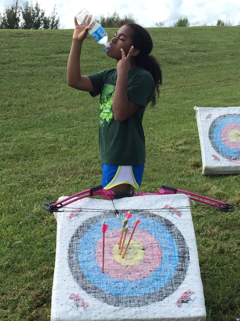 Byer sets the record with 214x as she finishes strong with 4 bullseyes in Round 3 at 10 meters.